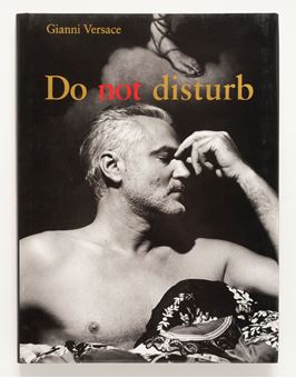 Image sur Do Not Disturb (Gianni Versace, Roy Strong, Richard Avedon)